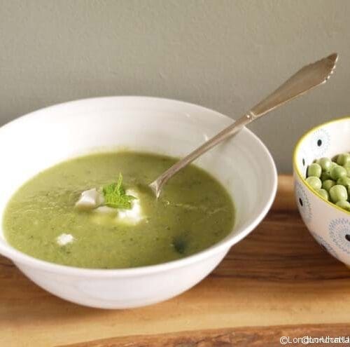 5:2 diet Pea and Courgette Soup with fresh mint for 5-2 diet
